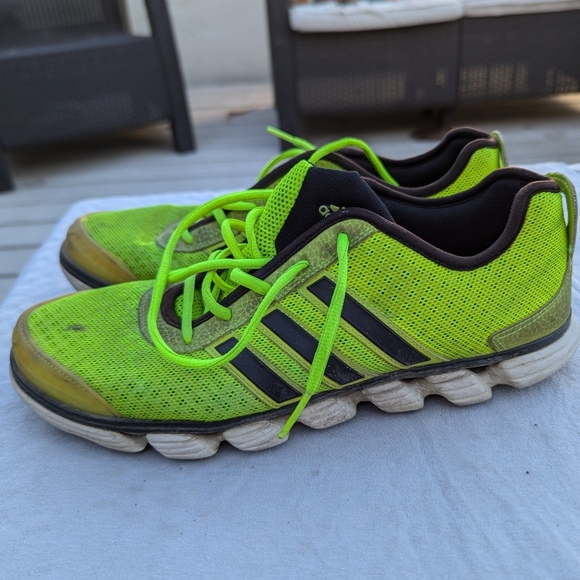 Adidas Ultra Boost 4.0 - Picture 1 of 5